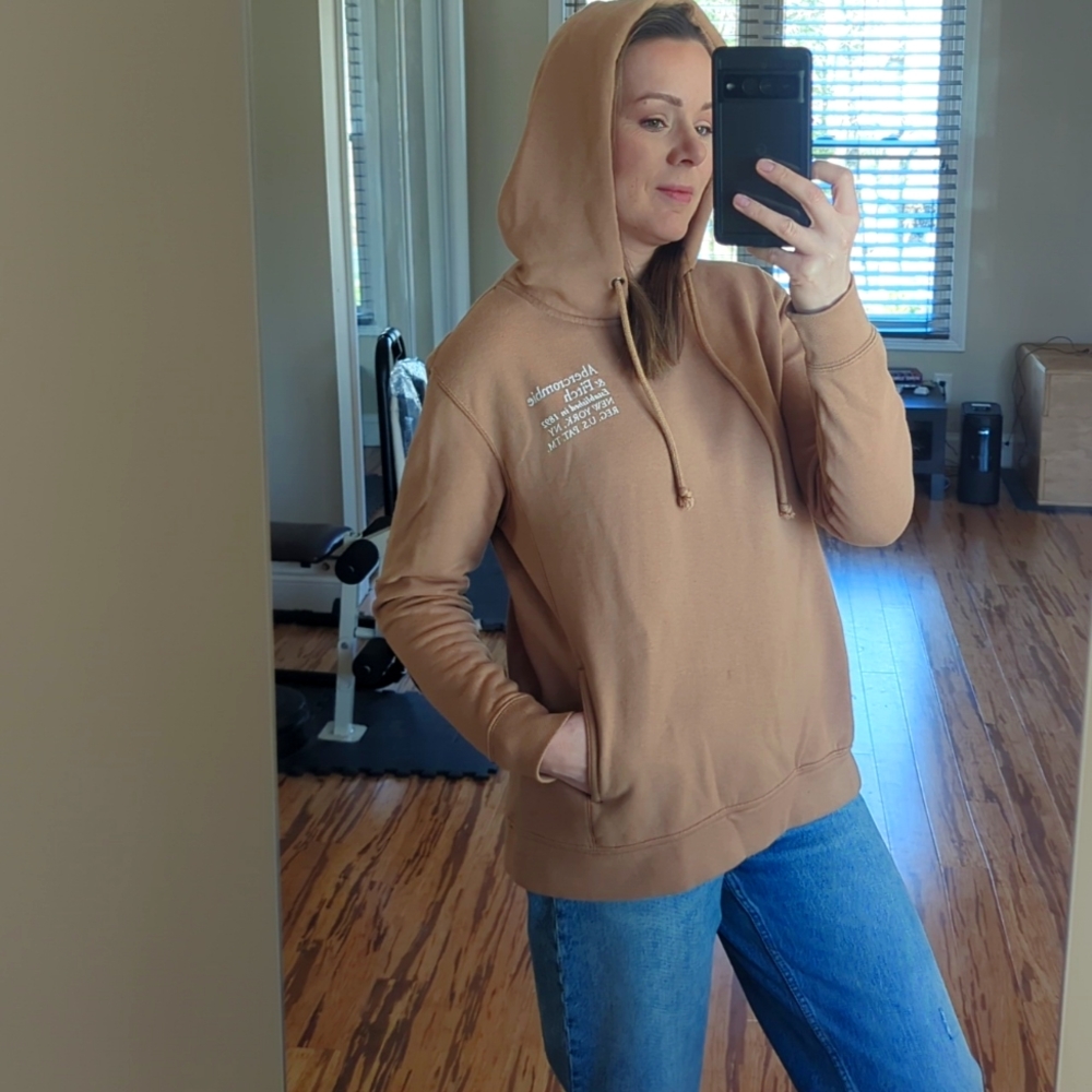 Abercrombie and Fitch Sweatshirt (hoodie). Size Small. Not new. Great condition.
